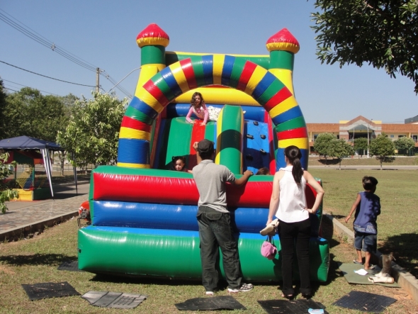 As crianças se divertiram com brincadeiras