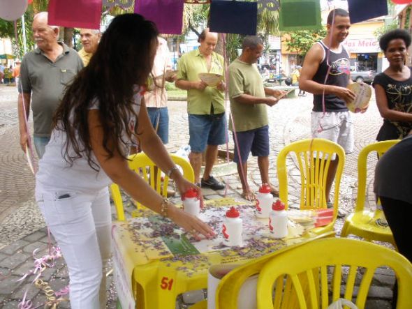 Foram distribuídos mais de 7500 preservativos para a população