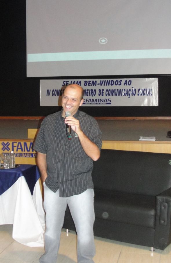 Tema debatido foi Comunicação em Praça de Guerra