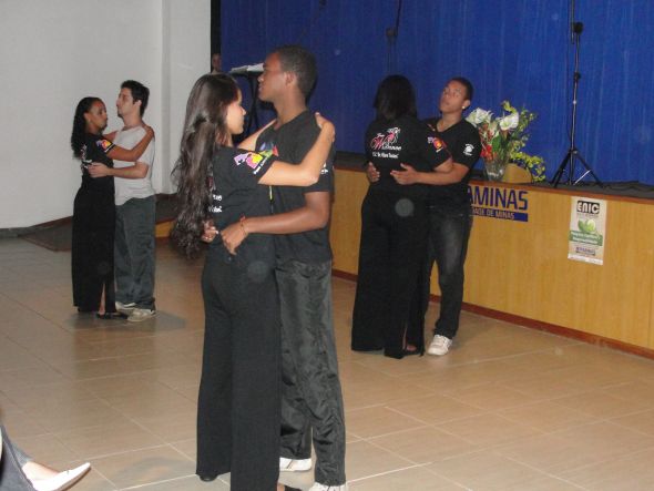 Apresentação do grupo de dança WDance