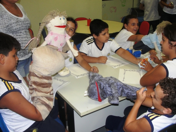 FAMINAS promoveu atividade em comemoração ao Dia do Livro