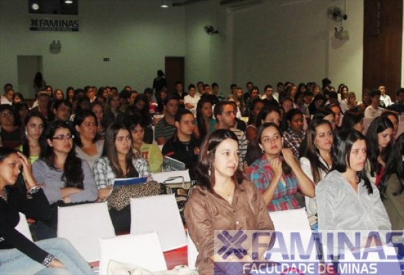 Evento recebe alunos e profissionais de quatro áreas